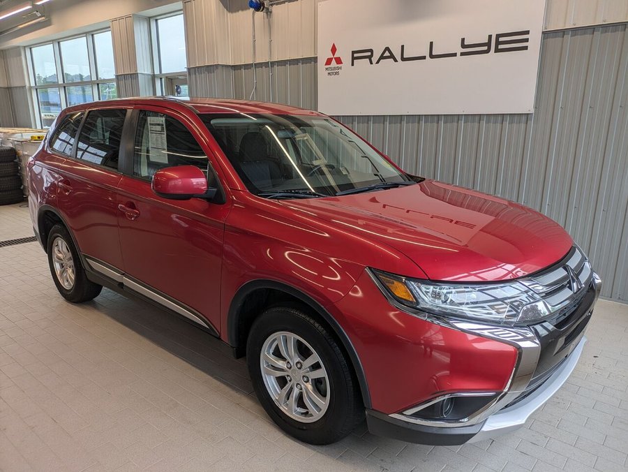 Mitsubishi Outlander ES AWD 2018 Rouge