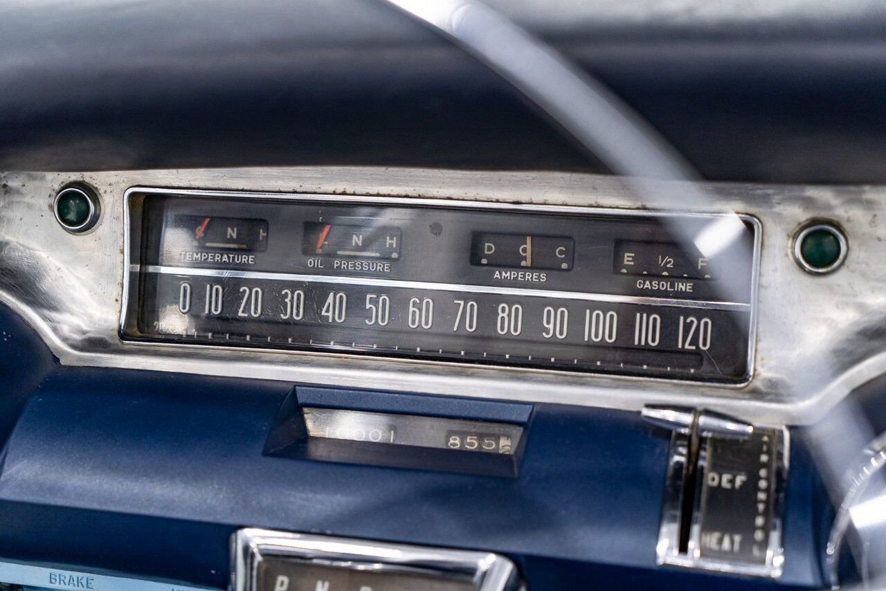 Buick Special 364/300HP NailHead 1 of only 2,056 | PRICE IN USD 1957 Bleu Montréal - photo #80
