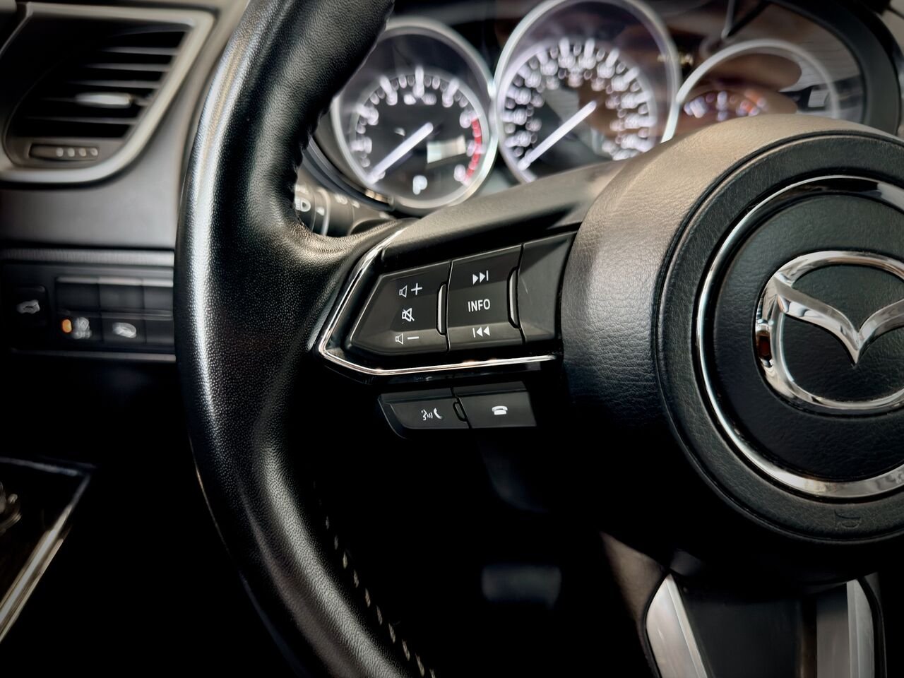 2022 Mazda CX-9 Grey Notre-Dame-des-Prairies - photo #26