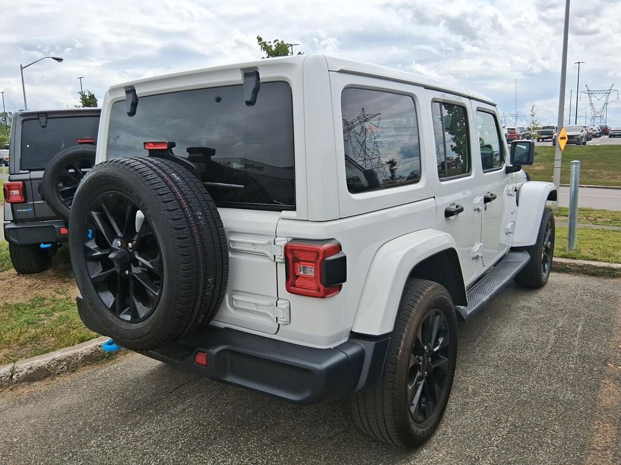 2022 Jeep WRANGLER 4XE UNLIMITED COLD WEATHER GROUP White Québec - photo #1