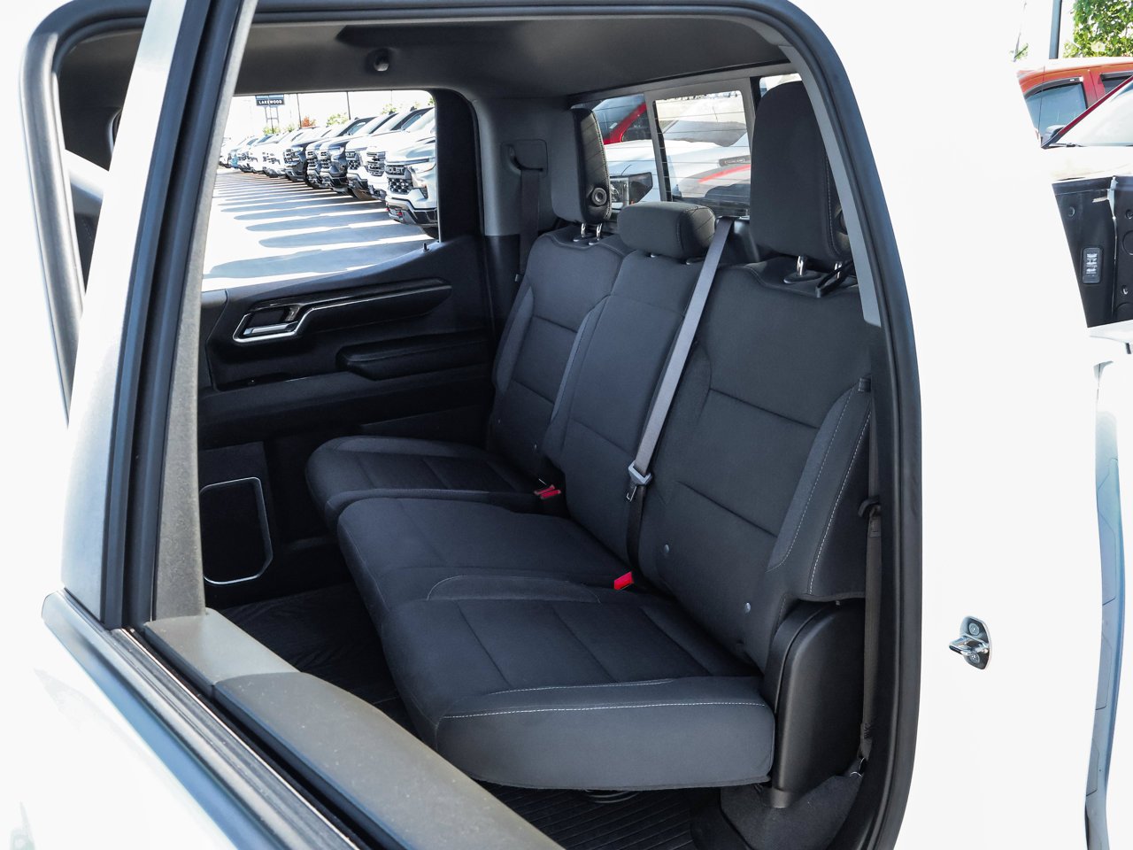 2024 Chevrolet Silverado 1500 4WD Crew Cab 147 RST White Sherwood Park - photo #15
