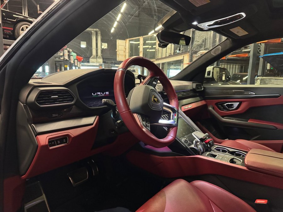 2021 Lamborghini Urus 2021 White