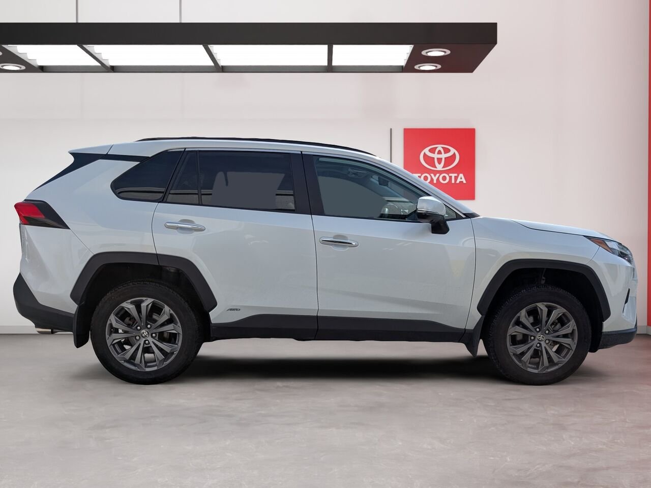 Toyota RAV4 Hybride hybride Limited/SIÈGES CHAUFFANTS ET VENTILLÉS/TOIT OUVRANT/VOLANT CHAUFFANT/SIÈGES EN CUIR/AC 2024 Frisson glacé nacré Sherbrooke - photo #3