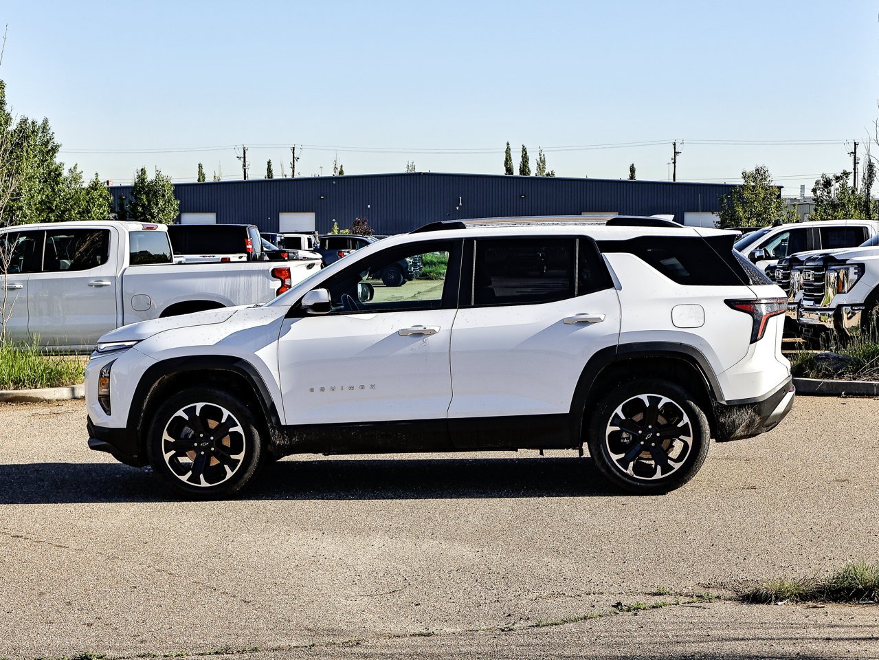 2026 Chevrolet Equinox AWD 4dr LT w/2LT White Sherwood Park - photo #9