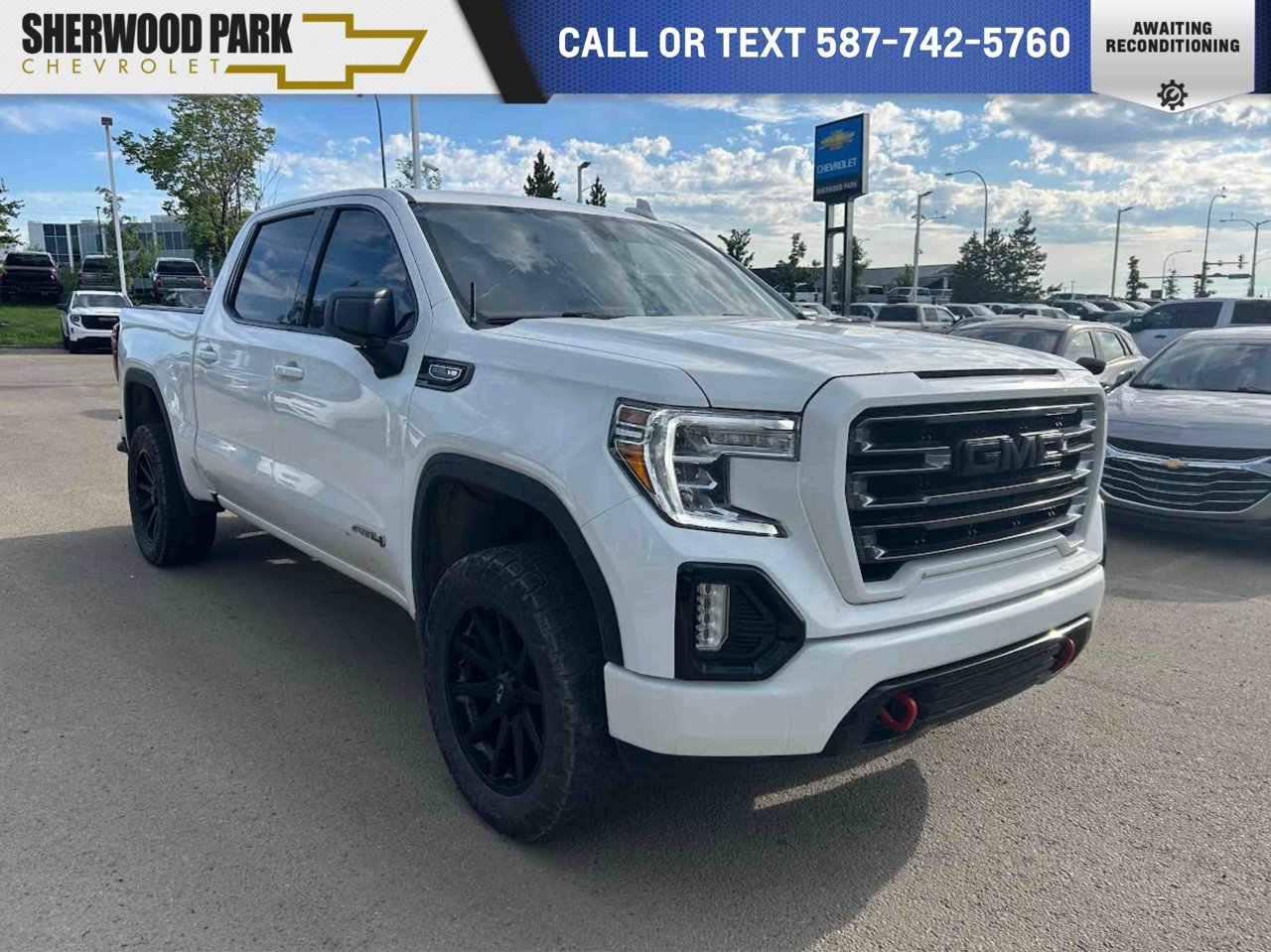 2021 GMC Sierra 1500 4WD Crew Cab 147 AT4 White Sherwood Park - photo #0