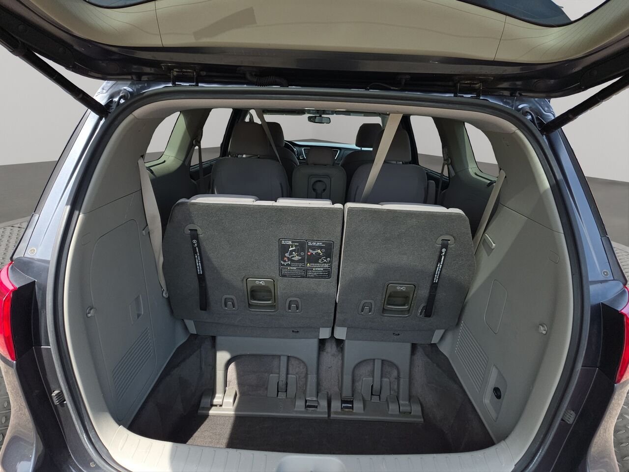 Kia Sedona LX TA, 8 passagers, volant chauffant, commande audio au volant, Apple carplay 2018 Gris Val-David - photo #22