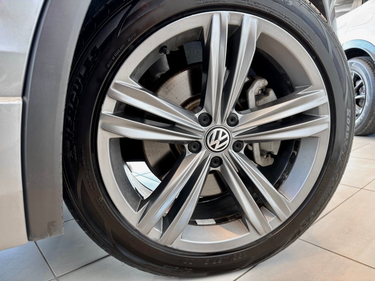 Volkswagen Tiguan 2021 Gris Notre-Dame-des-Prairies - photo #14