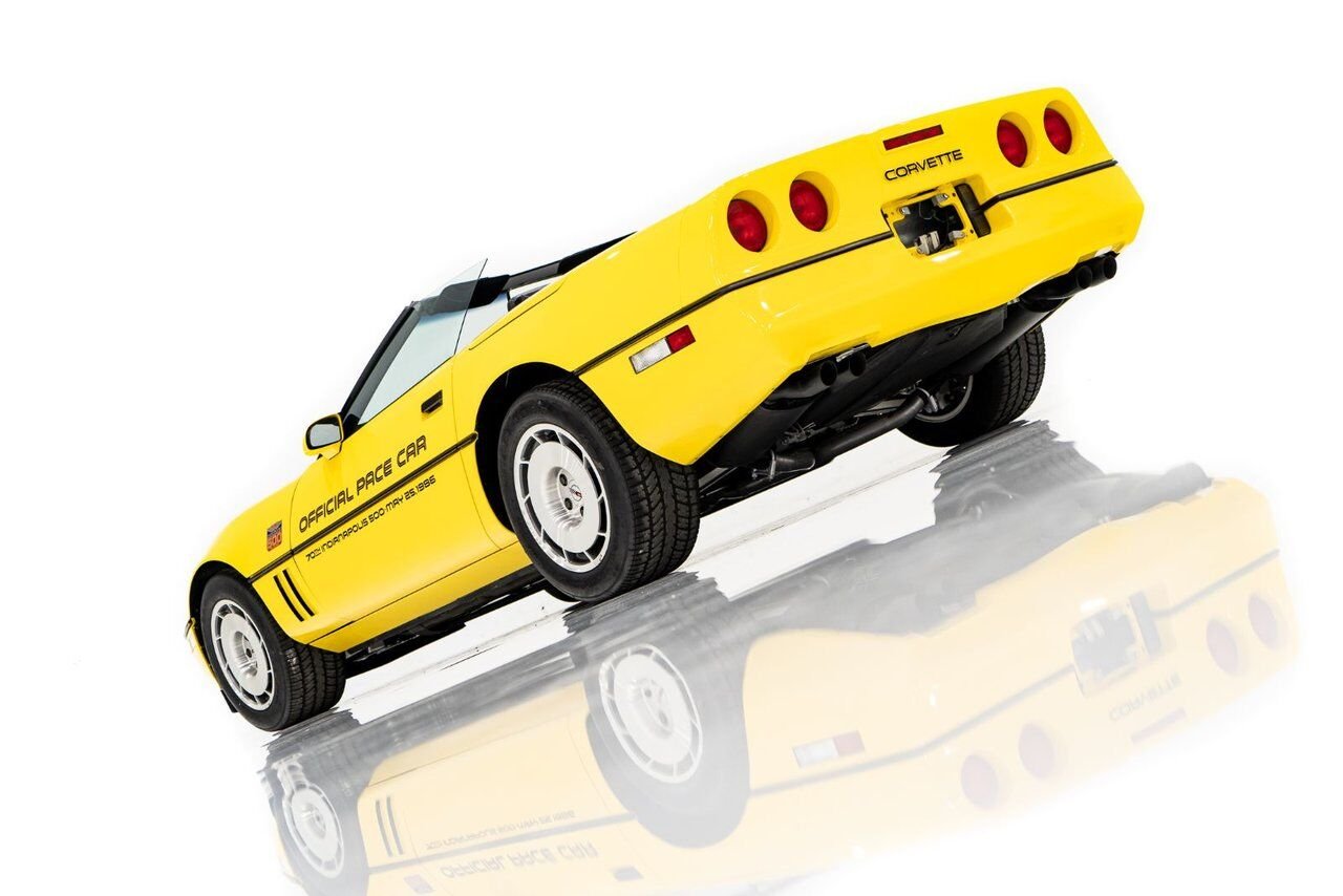 1986 Chevrolet Corvette Pace Car livery with only 17,380km (10,800miles) Yellow Montreal - photo #46