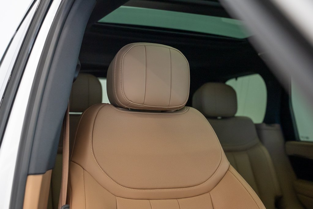 2026 Land Rover Range Rover P400 SE White Kirkland - photo #17
