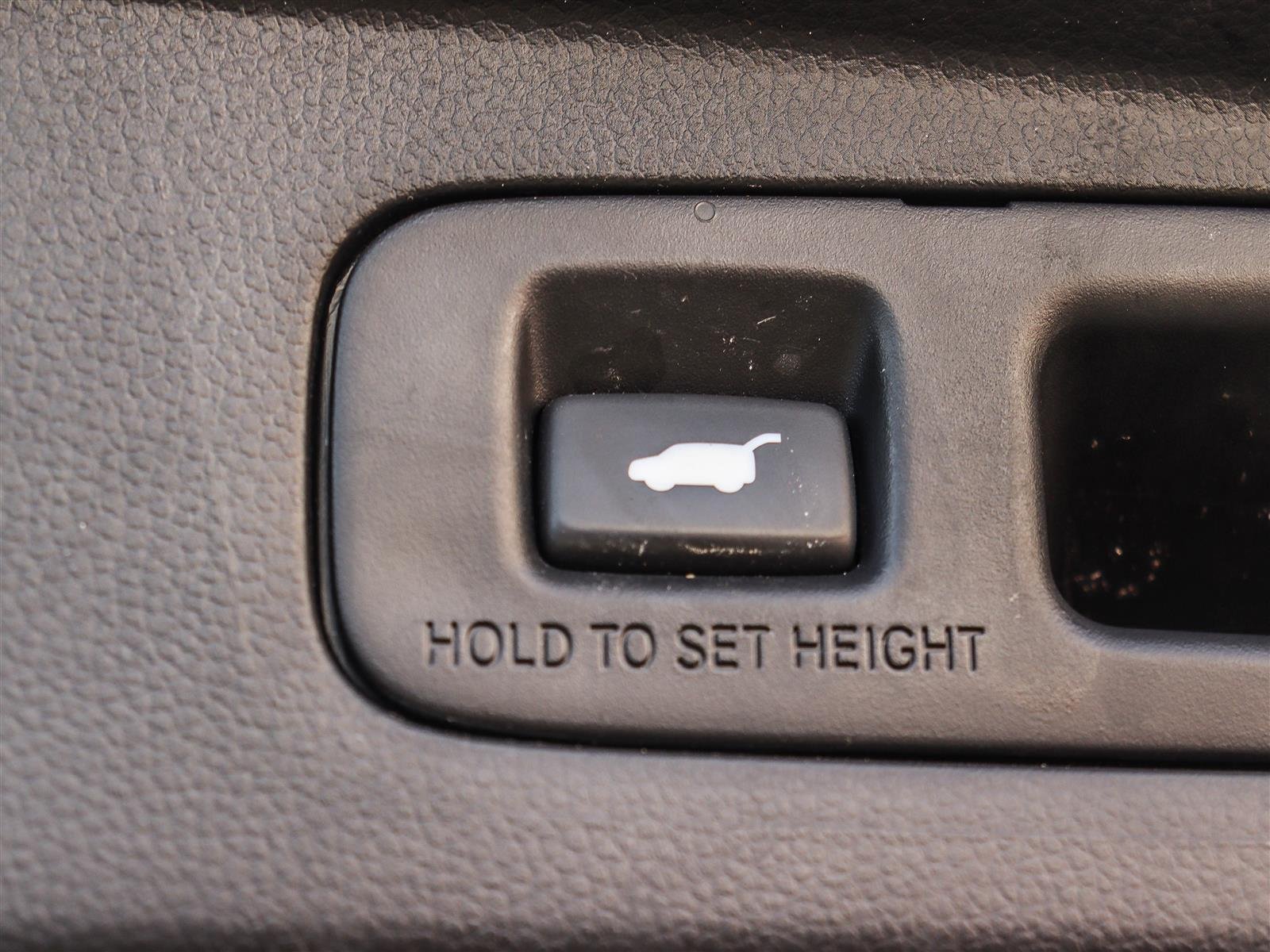Honda CR-V hybride Touring 2023 Silver Ottawa & Gatineau - photo #19