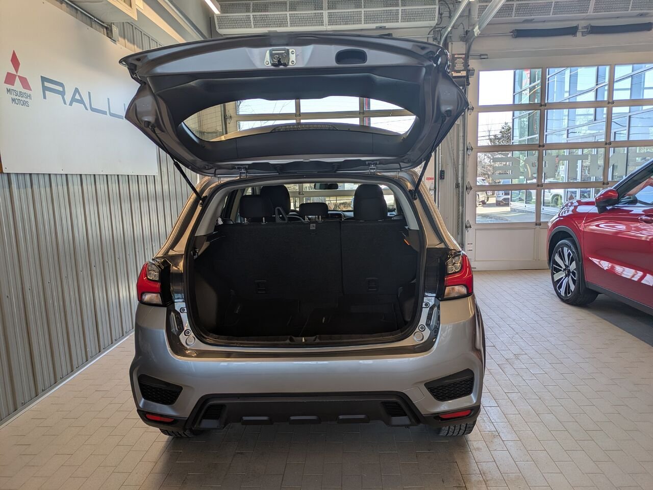 2024 Mitsubishi RVR Grey Gatineau - photo #3