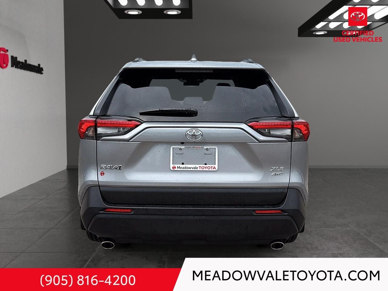 2025 Toyota RAV4 Heated steering wheel, Back-up Camera, Power moonroof, power liftgate Silver Mississauga - photo #4