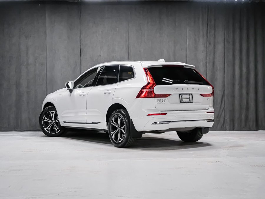 2022 Volvo XC60 Recharge T8 INSCRIPTION EXPRESSION CLIMATE PREMIUM White