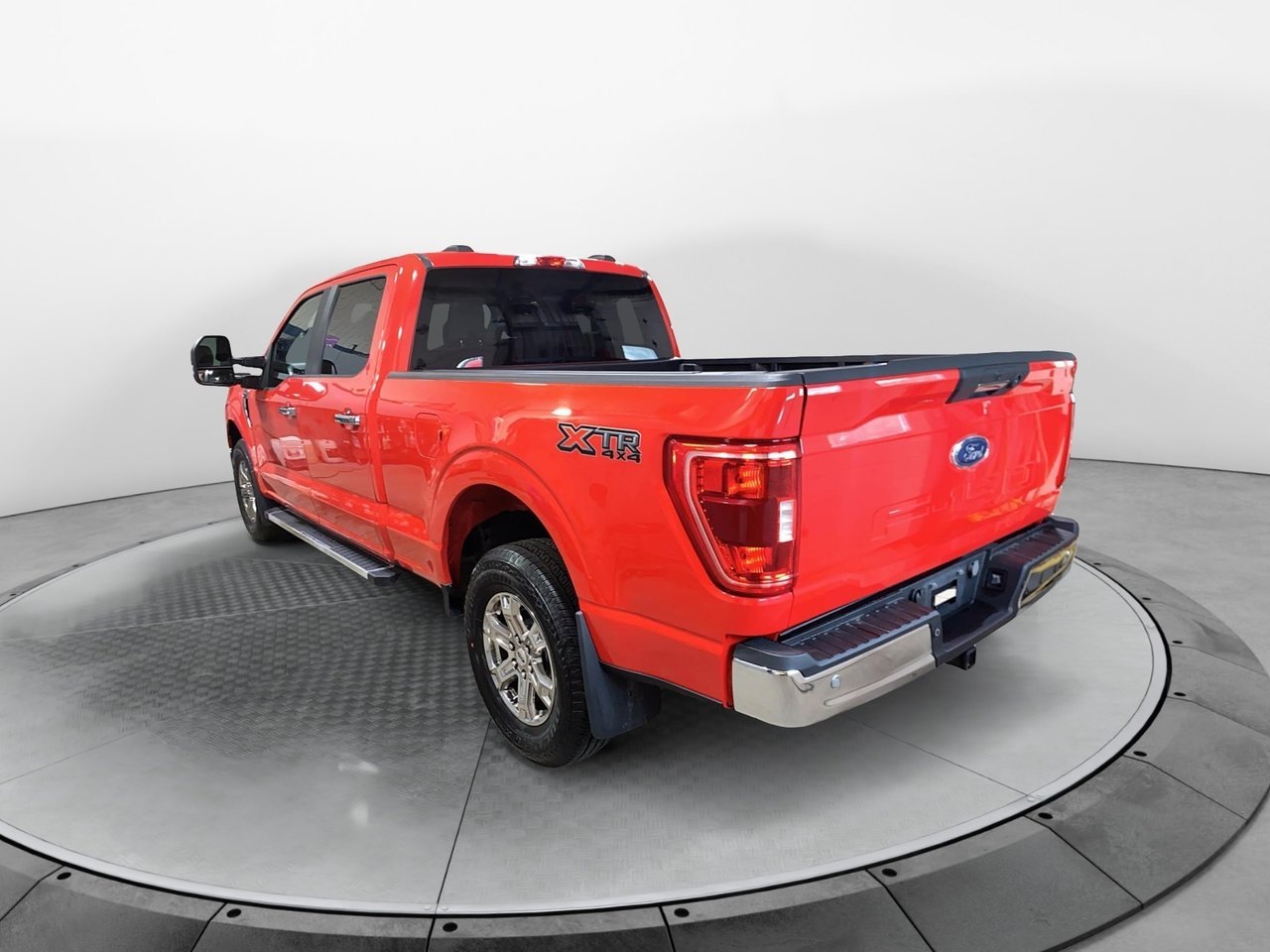 Ford F-150 xlt 2023 Rouge Baie-Comeau - photo #2