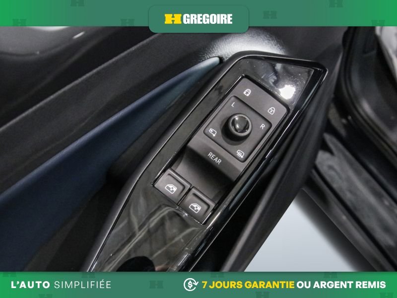 2025 Volkswagen ID.4 Black Blainville - photo #20