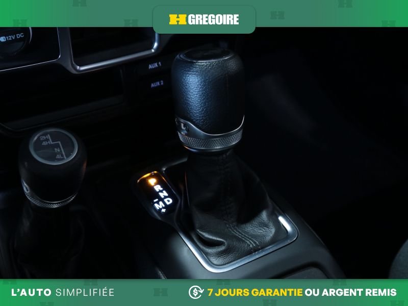 Jeep Wrangler 2023 Jaune Laval - photo #17