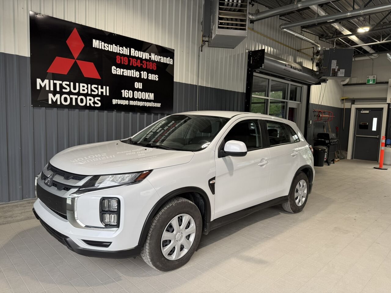 Mitsubishi RVR ES AWC 2023 Blanc Rouyn-Noranda - photo #0