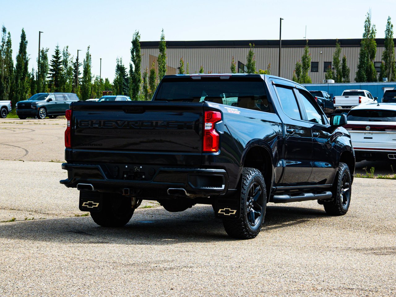 2022 Chevrolet Silverado 1500 4WD Crew Cab 147 LT Trail Boss Black Sherwood Park - photo #12