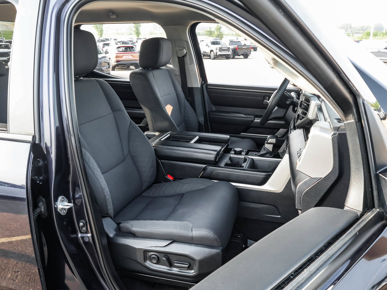 2023 Toyota Tundra 4x4 Crewmax SR Blue Sherwood Park - photo #14