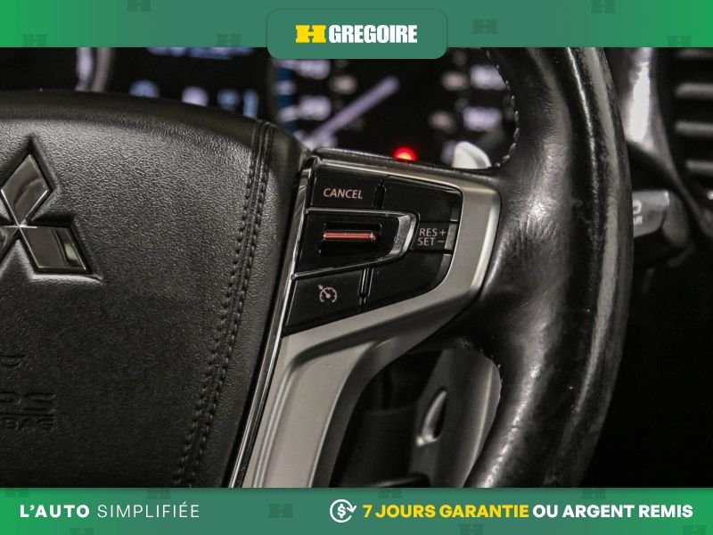Mitsubishi Outlander PHEV 820606 | SE Touring AUTO A/C TOIT MAGS CAM RECUL BLEUTOOTH 2019 Noir Laval - photo #21