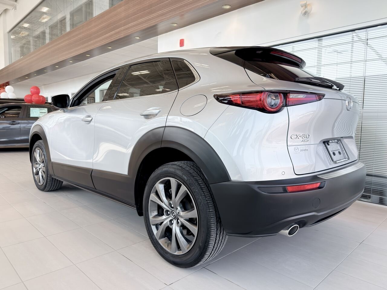 2023 Mazda CX-30 Silver Notre-Dame-des-Prairies - photo #9
