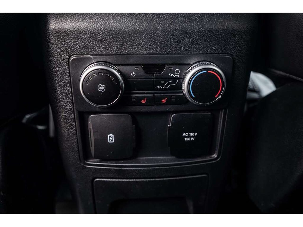 2022 Ford Explorer Red Sainte-Julienne - photo #32