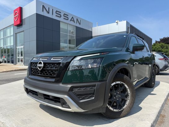 2024 Nissan Pathfinder Rock Creek 4RM Green