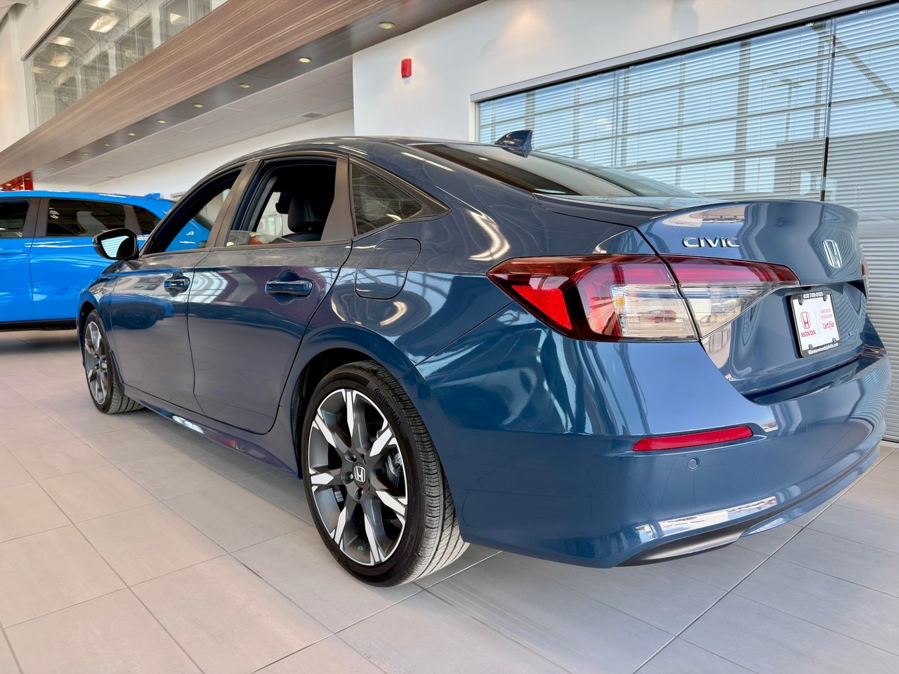 Honda Civic Sedan Hybrid 2025 Bleu Notre-Dame-des-Prairies - photo #9