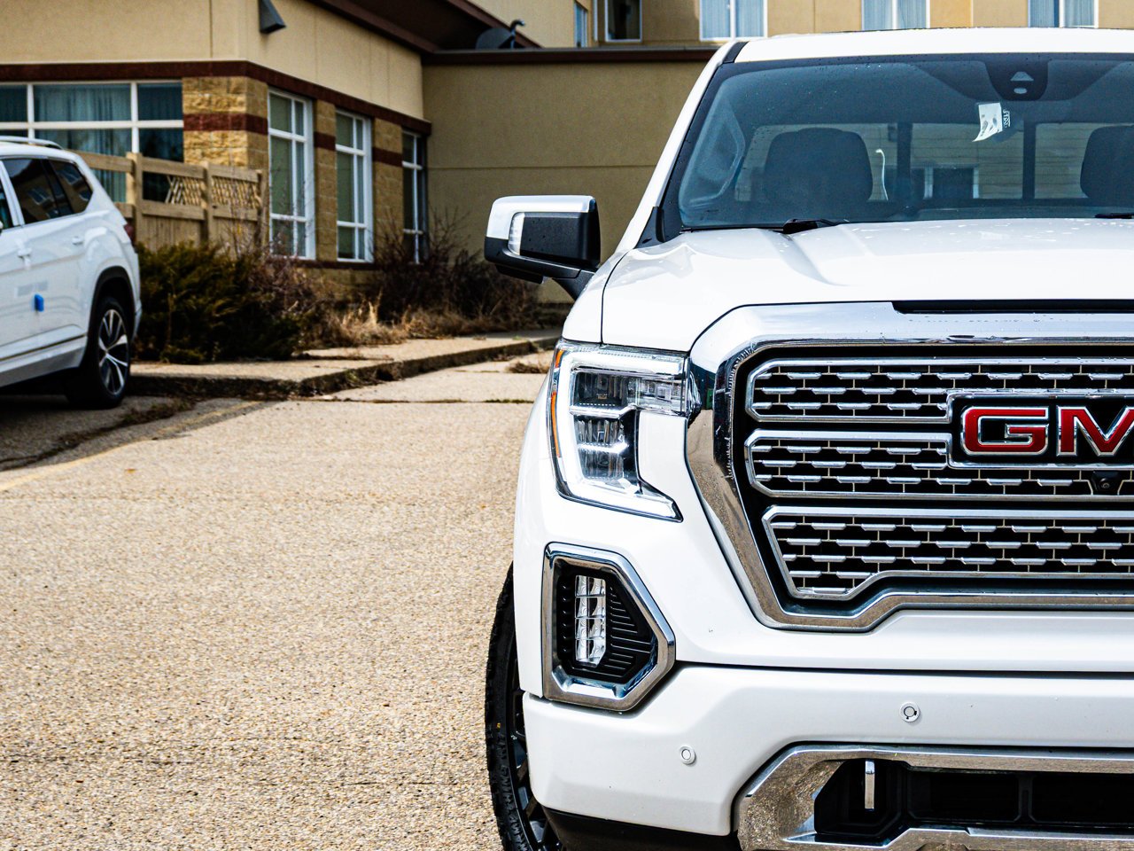 2021 GMC Sierra 1500 4WD Crew Cab 147 Denali White Sherwood Park - photo #5