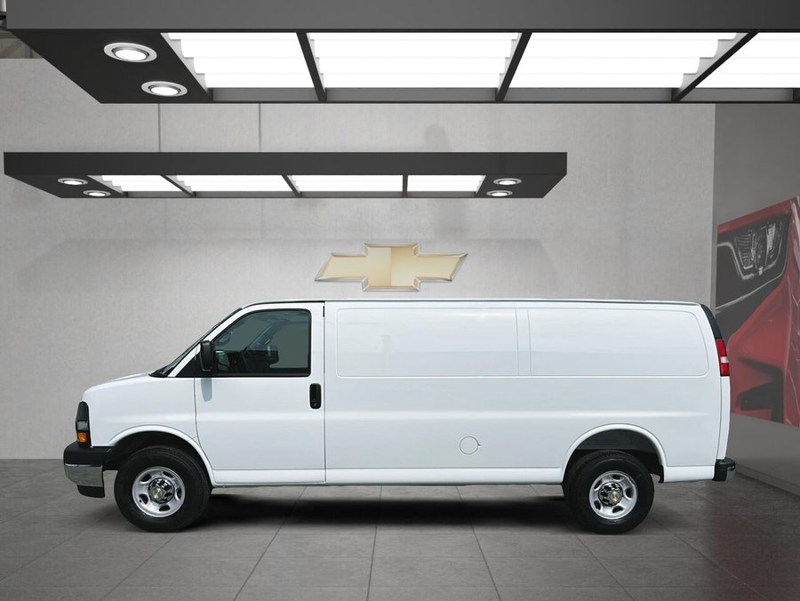 Chevrolet Fourgonnette Express utilitaire Traction arrière 3500 155 po 2026 BLANC SOMMET