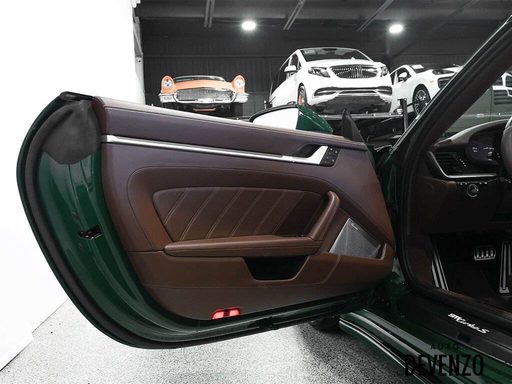 2022 Porsche 911 Green Saint-Eustache - photo #12