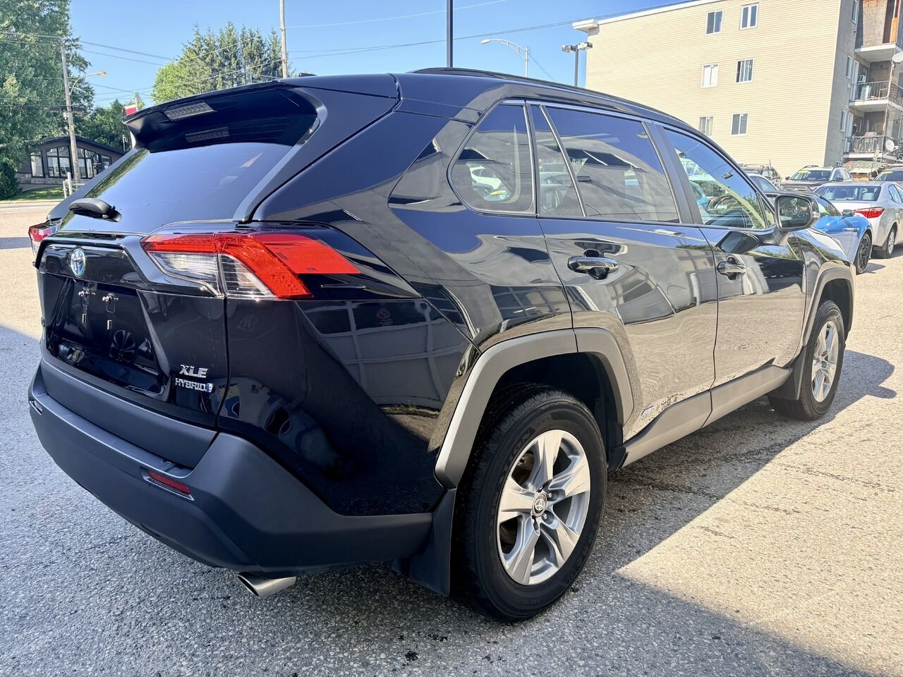 2024 Toyota RAV4 Black Mont-Laurier - photo #8