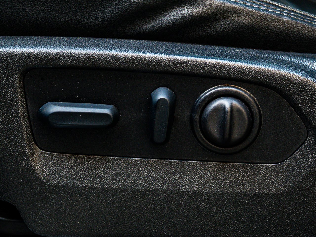 2023 Chevrolet Silverado 3500HD 4WD Crew Cab 159 High Country Black Sherwood Park - photo #19