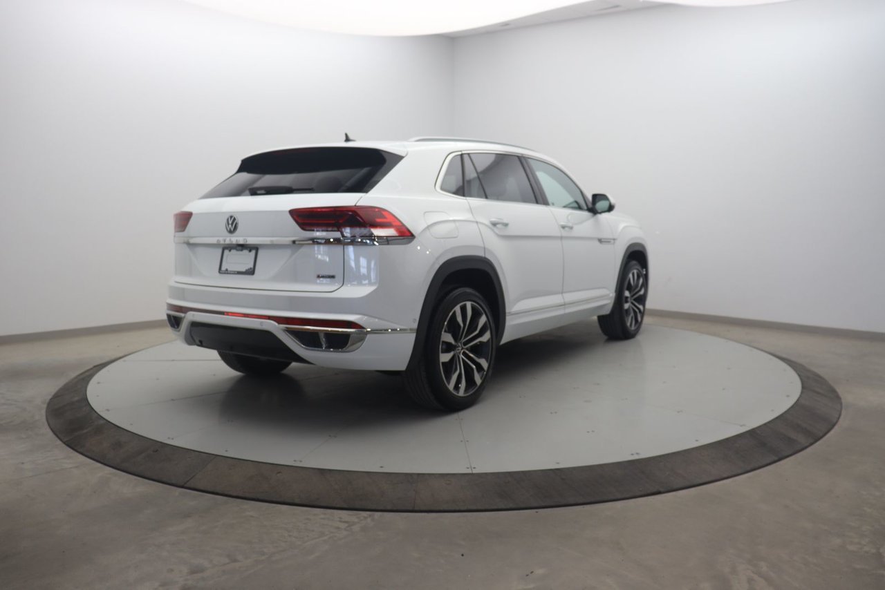 2022 Volkswagen Atlas Cross Sport VIN 1V2FC2CA8NC204308 White Baie-Comeau - photo #3