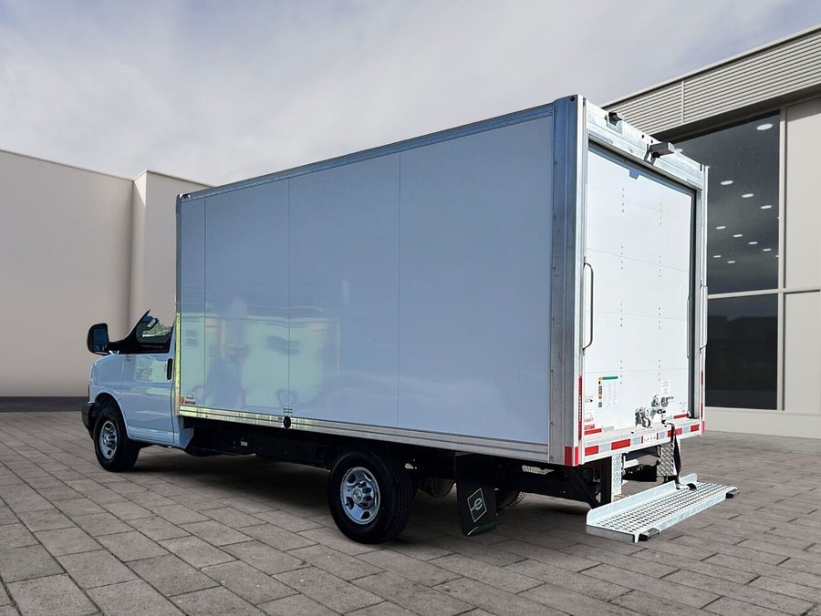 2025 Chevrolet Fourgonnette commerciale tronquée Express 2025 White