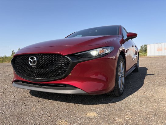 2023 MAZDA 3 SELECT 2023 Red