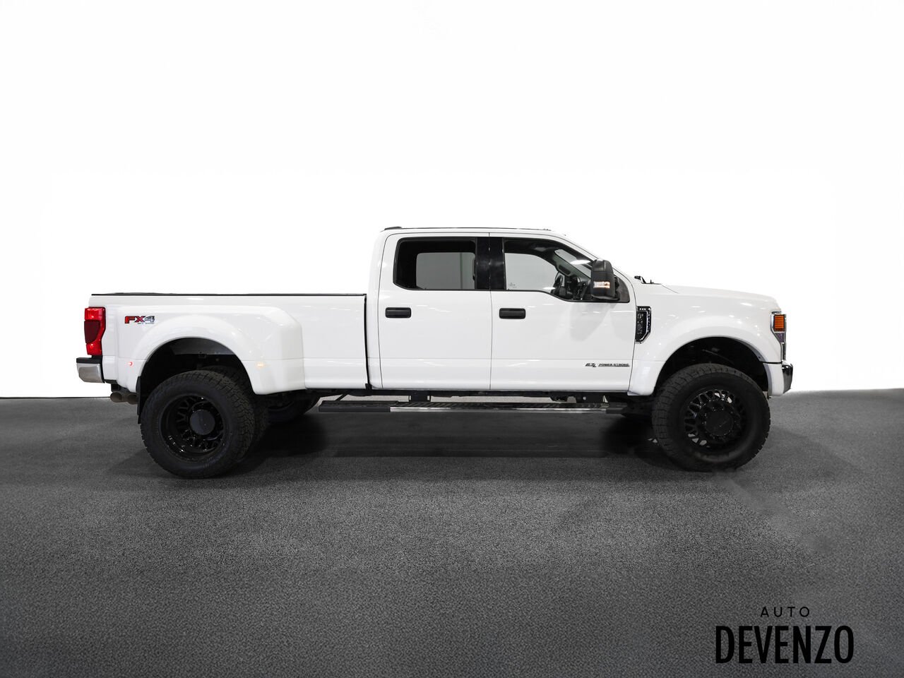 Ford Super Duty F-450 DRW 2020 Blanc Saint-Eustache - photo #1