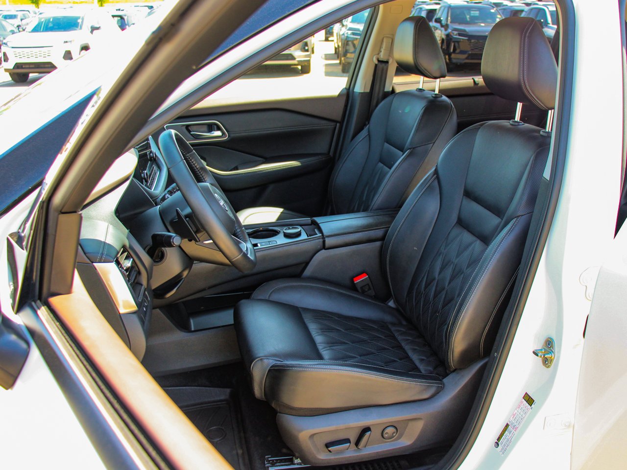 2023 Nissan Rogue AWD Platinum White Sherwood Park - photo #29