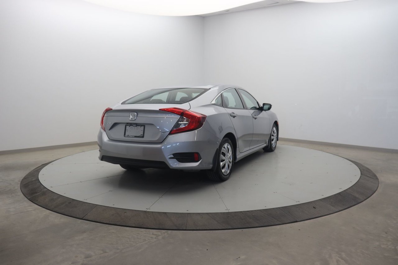 Honda Civic Sedan NIV 2HGFC2F52HH035096 2017 Gris Chicoutimi - photo #3