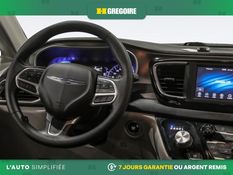Chrysler Grand Caravan 2021 Noir Saint-Eustache - photo #17