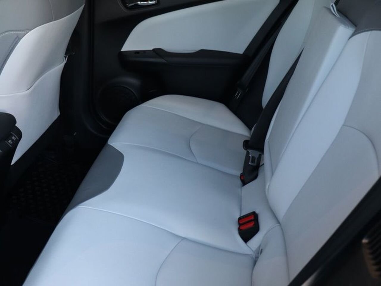 Toyota Prius Prime NIV JTDKAMFP4M3168682 2021 Gris Chicoutimi - photo #8