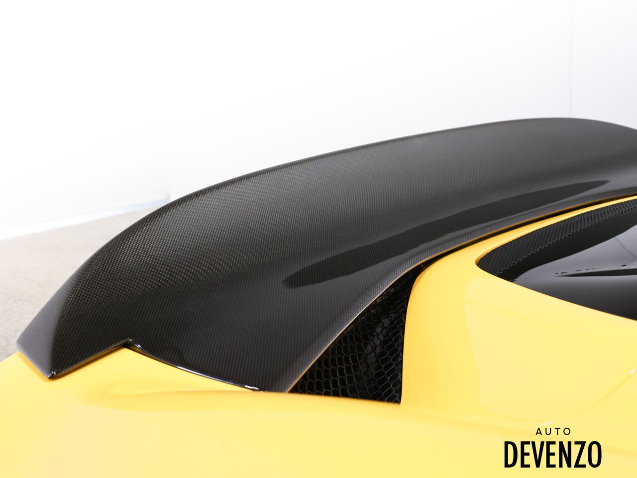Ferrari 296 GTS 2024 Jaune Saint-Eustache - photo #3