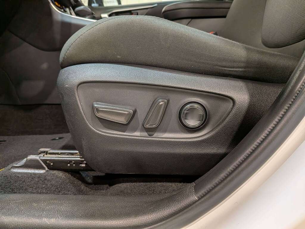 Toyota RAV4 2022 Blanc Val-David - photo #28