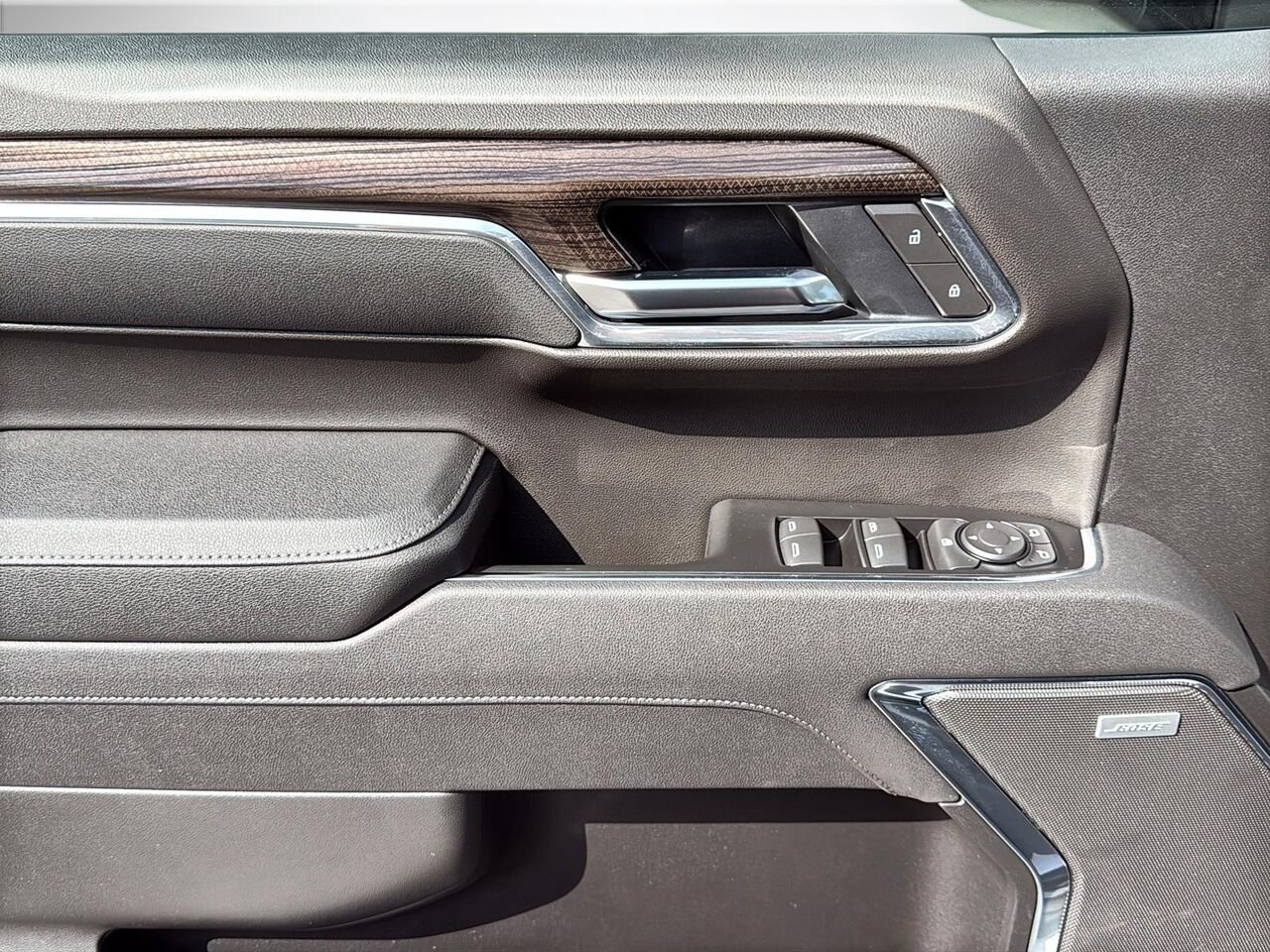 CHEVROLET Silverado 1500 RST 2026 BLANC SOMMET Saint-Hyacinthe - photo #9