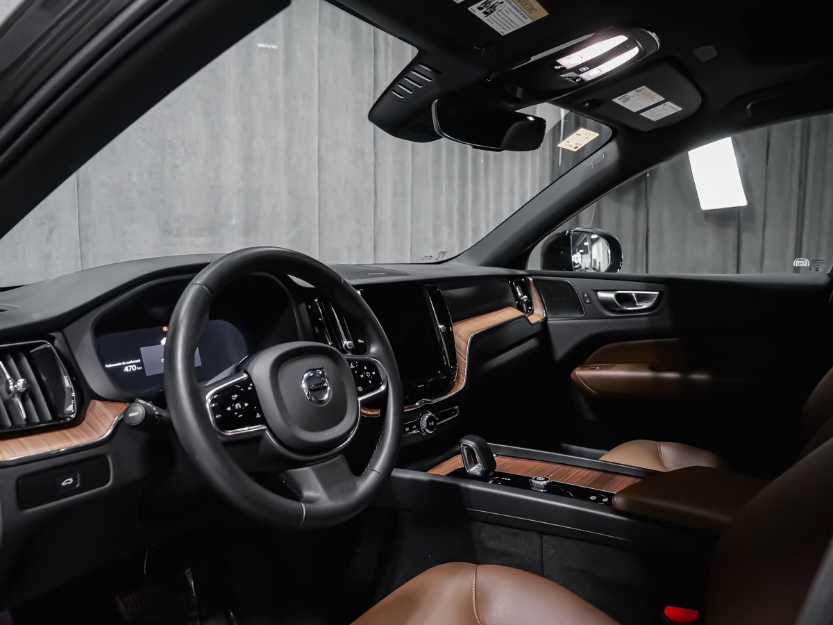 2024 Volvo XC60 B5 PLUS DARK CLIMATE Grey Montreal - photo #5