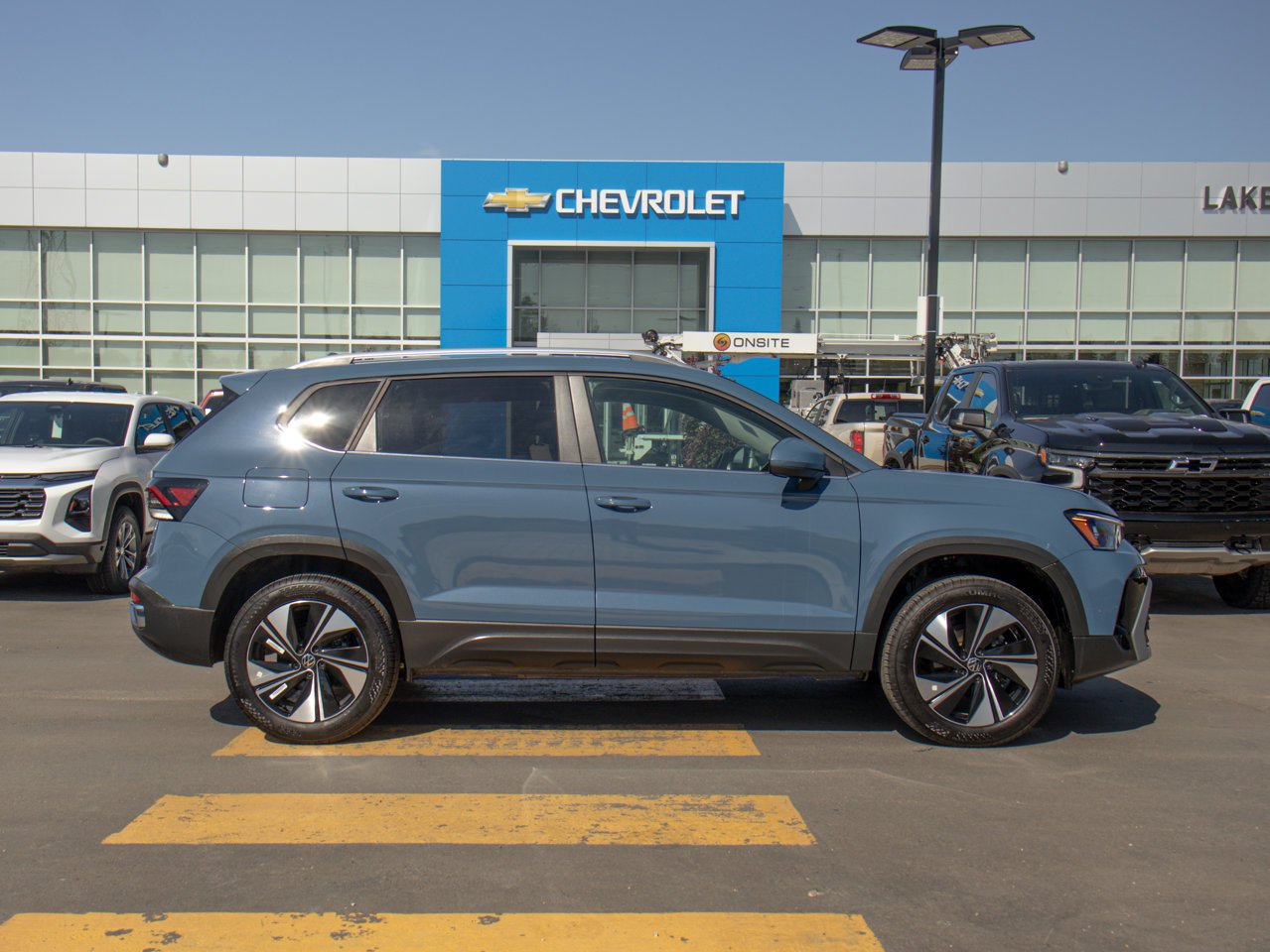 2026 Volkswagen Taos Comfortline 4MOTION Blue Sherwood Park - photo #11