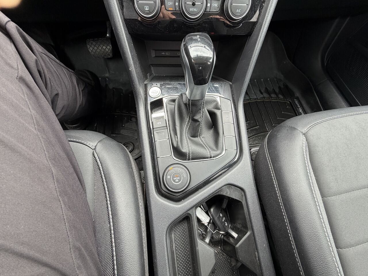 Volkswagen Taos Comfortline 4MOTION 2022 Noir Laval - photo #7