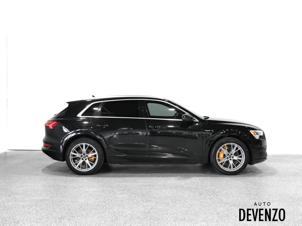 2019 Audi e-tron Black Saint-Eustache - photo #1