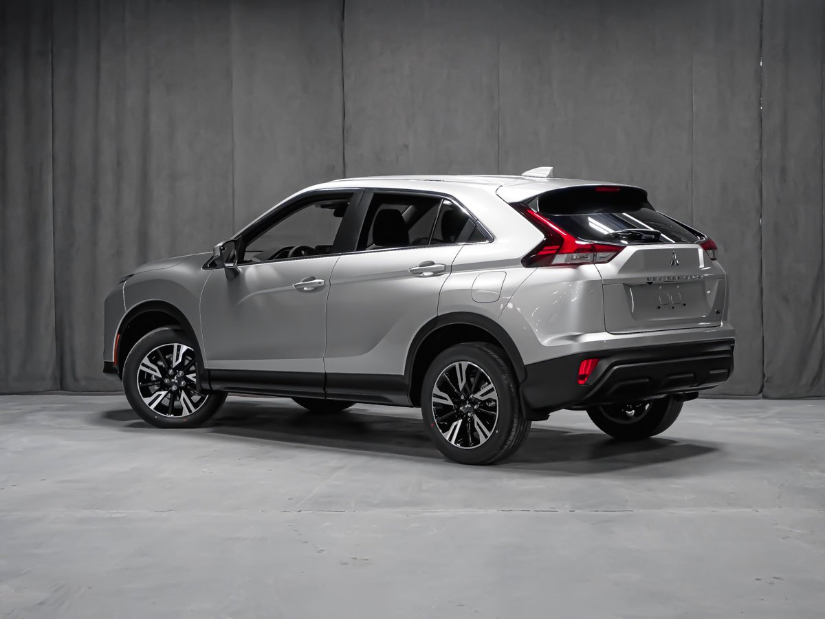 2026 Mitsubishi Eclipse Cross ES Titanium Grey Metallic Montreal - photo #5