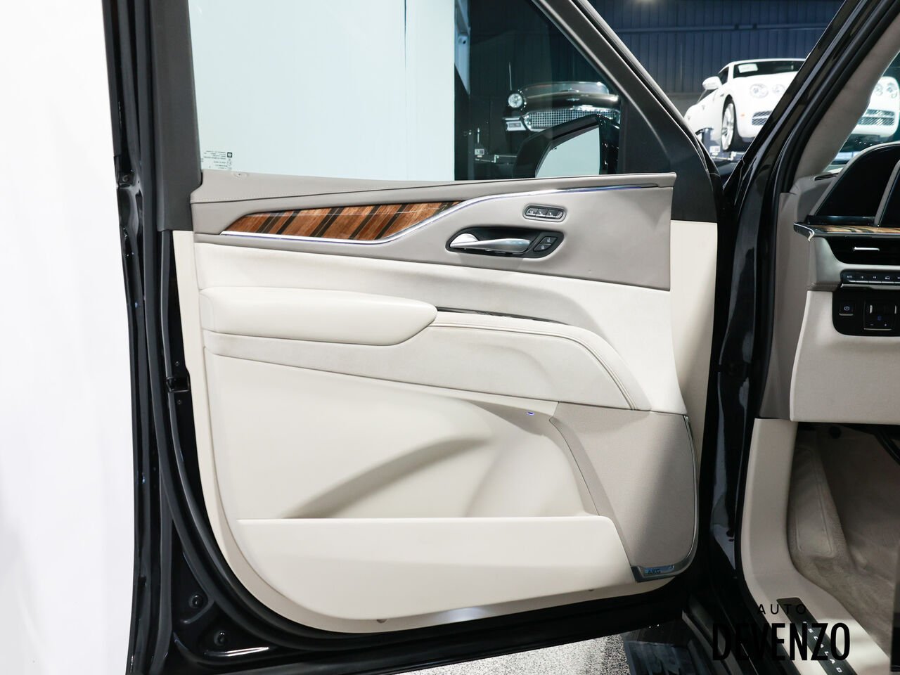Cadillac Escalade ESV 2023 Noir Saint-Eustache - photo #11